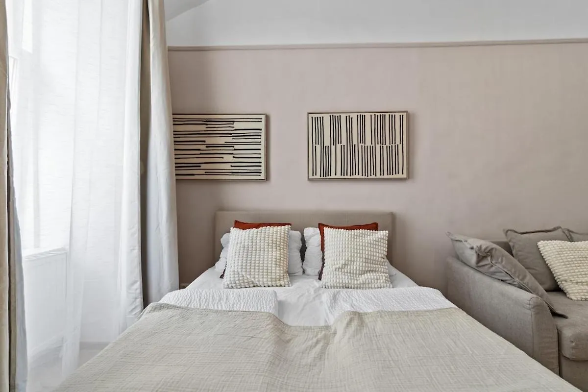 Neben Dem Augarten I 5 Min To Metro I 10 Min To City Bécs Apartman